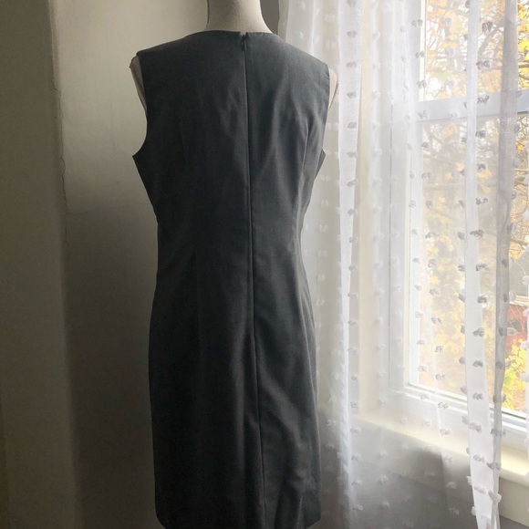 Uniqlo basic shift dress - Picture 3 of 5